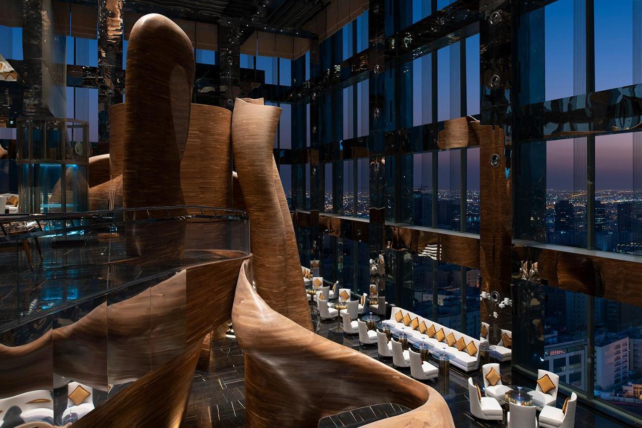 Banyan Tree Doha At La Cigale Mushaireb Екстериор снимка The interior of the 101 lounge