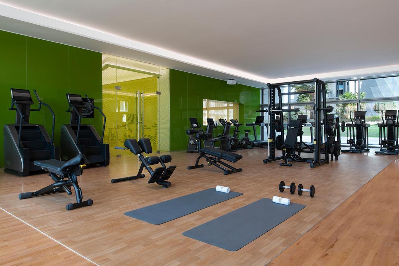Banyan Tree Doha At La Cigale Mushaireb Екстериор снимка The gym at the hotel