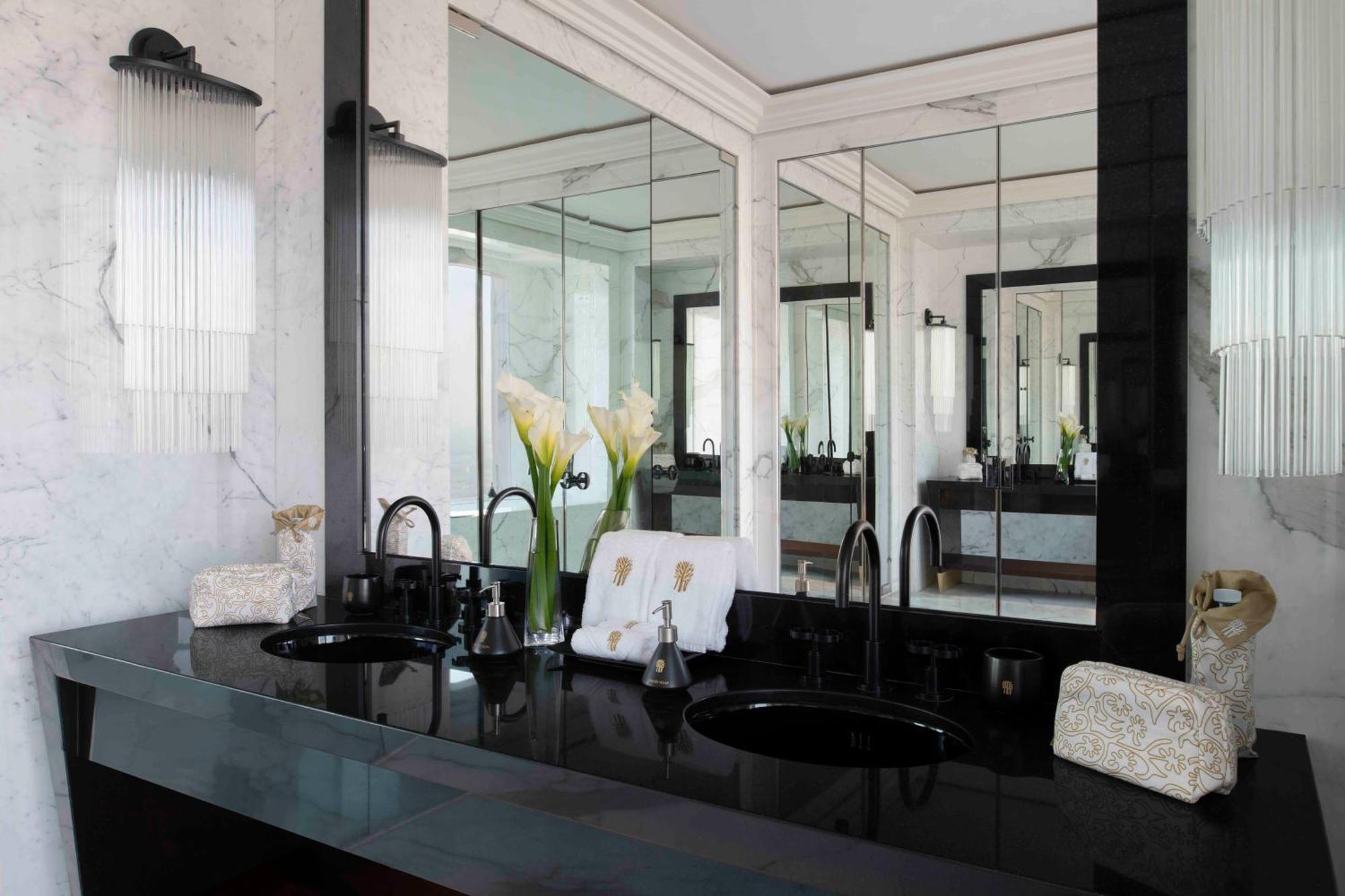 Banyan Tree Doha At La Cigale Mushaireb Екстериор снимка Bathroom